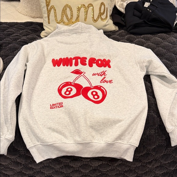 White Fox Boutique Gray Hoodie with Red Logo XS - Picture 4 of 4